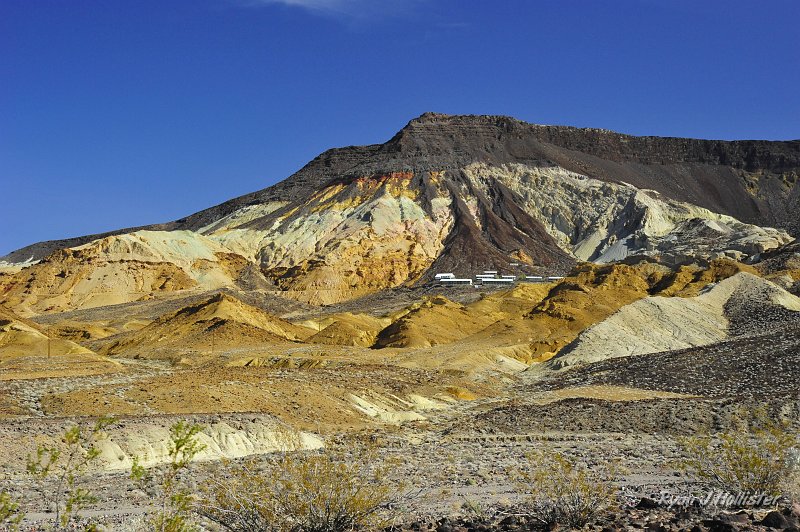 _DSC0245.JPG - Those white buildings are the living quarters for the folks who used to work the mine.  Does anyone else have a problem with where they're built?