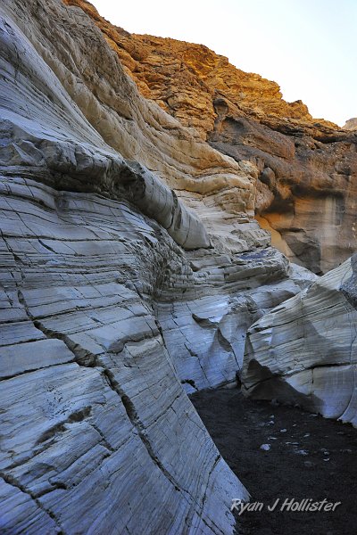 _DSC0354.JPG - The sun peaked up enough to set the canyon aglow.