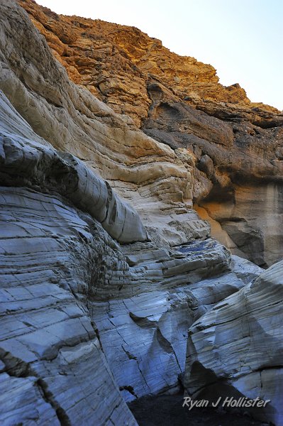 _DSC0355.JPG - The sun peaked up enough to set the canyon aglow.