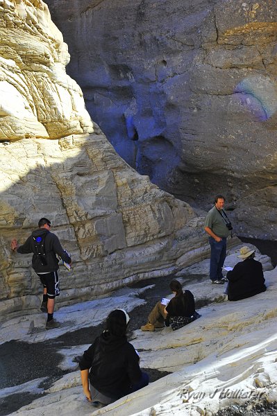_DSC0367.JPG - Garry goes over the basics as to how hte canyon formed.