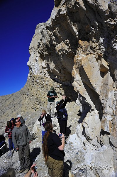 _DSC0383.JPG - Obviously, one should never touch the petroglyphs.
