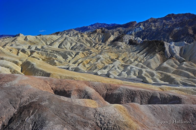 RJH_8107.JPG - The badlands topography is very evident here.