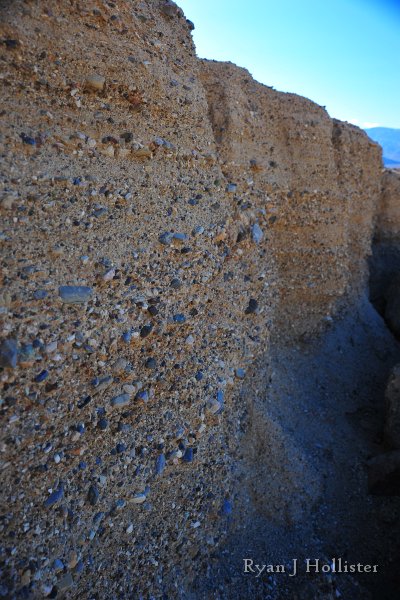 RJH_8152.JPG - This conglomerate is really cemented together very firmly.