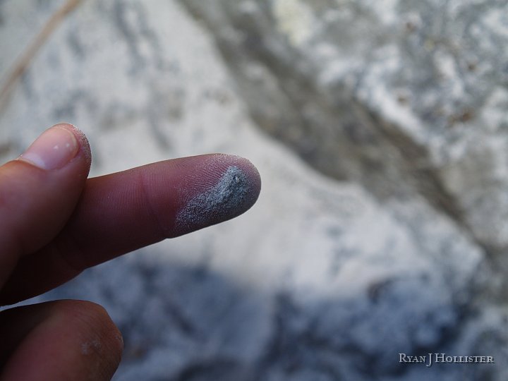 _4047877.JPG - Just as I had suspected: pulverized granite!  This was the dust created by fall when teh falling rocks exploded upon impact.