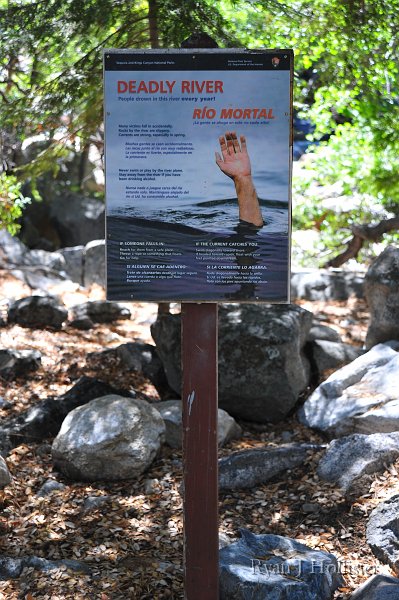 RJH_5944.JPG - The Kings River is dangerous at peak flows.