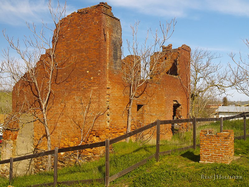 _3147069.JPG - Ghirardelli's store.