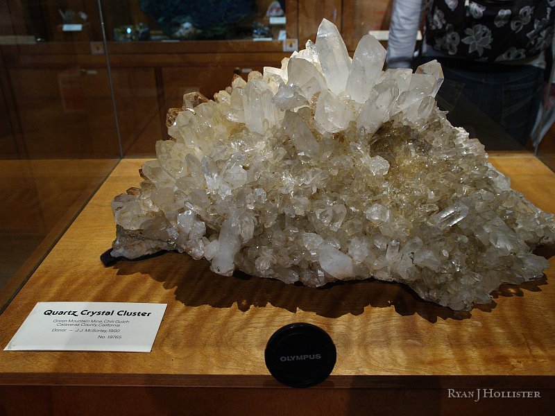 _3147095.JPG - Now that's a quartz cluster.