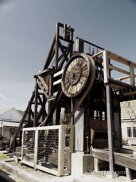 _3147116.JPG - Here's the mill with an old-timey look.