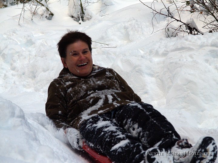 _C276109.JPG - Ah, the joy of reaching the bottom of the mountain safely.