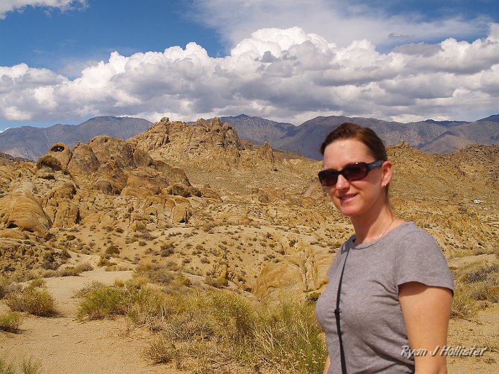 _6059385.JPG - After our stop at Manzanar we decided to explore the Alabama Hills near Whitney Portal.  Confederate-leaning miners named this location during the start of the Civil War.