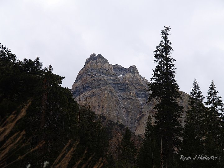 _6079452.JPG - The are was gorgeous, and the contact zones between granites & metamorphics was very evident, along with the intrusions, sills & dikes in the mountains.