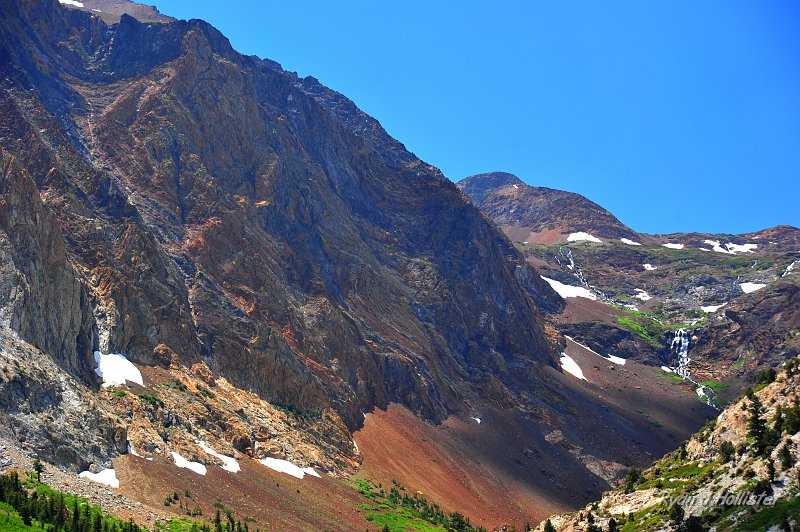 RJH_4757.JPG - Hopefully this shot helps you see the amazing wavy features of the metamorphic rocks.