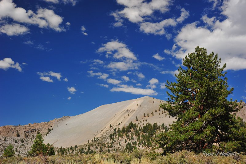 RJH_4775.JPG - Huge pumice slope.  We almost tried driving under it, but the road was just too soft.