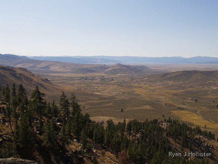_A125286.JPG - The Megatropolis of Chilcoot in the center of the photo.