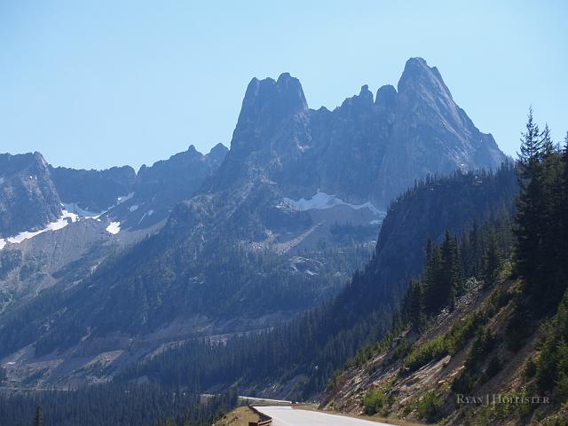 _7233445.JPG - The midday sun made taking photos difficult, but you can get an idea of just how majestic the areas are.