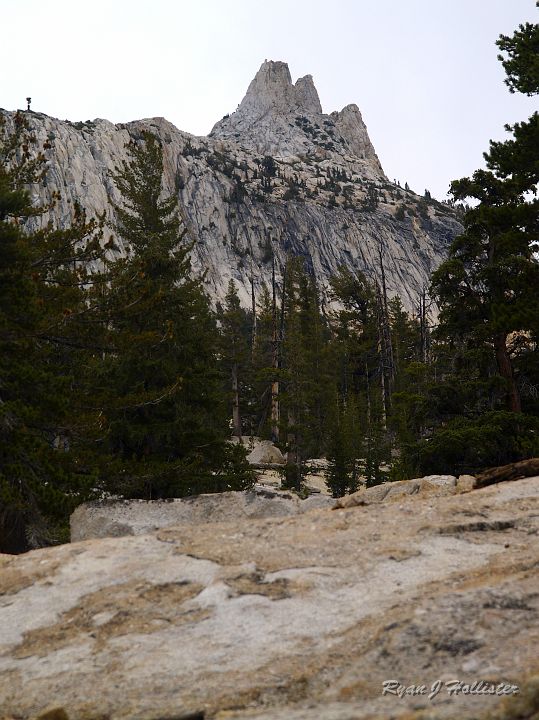 20090929_wildlink_0014.JPG - Unicorn Peak is the first interesting form that reveals itself in the distance.