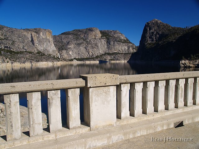 _1186312.JPG - Hetch Hetchy Reservoir, as viewed from the the O'Shaughnessy Dam.  Notice the water level was way down.  And yes it is only January!