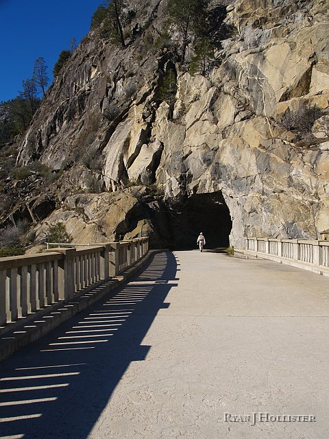 _1186313.JPG - To get to the trail side of the lake, one must pass through a tunnel bored through the granodiorite.