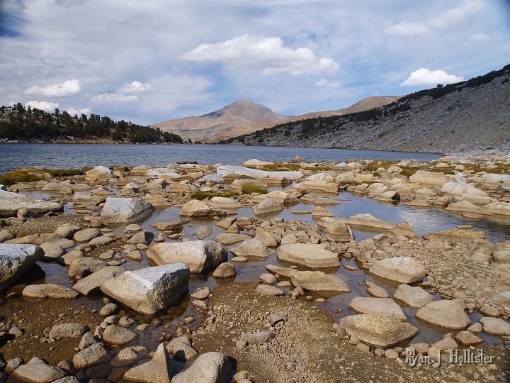 20090919_kuna_lake_0478.JPG - A view from the back of Kuna Lake looking pretty much due north towards Mt Dana.