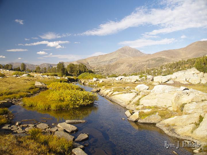 20090919_kuna_lake_0499.JPG - Mt Dana in the background.