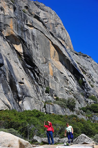 RJH_1693.JPG - Julie & Jill provide a sense of scale.