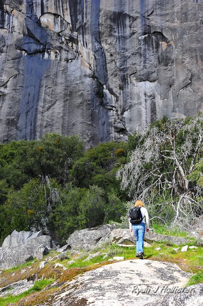 RJH_1710.JPG - Ellen and I went up the trail a bit further just to see what we could see.