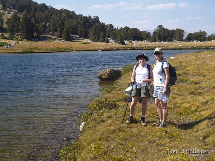 _9064853.JPG - My mom & Laura pose for a nice shot.