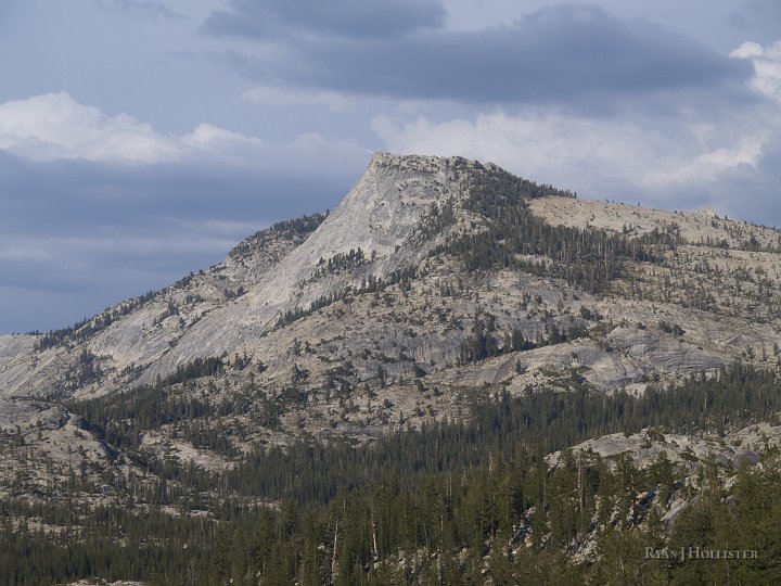 _8054626.JPG - DOn't know the name of this peak.