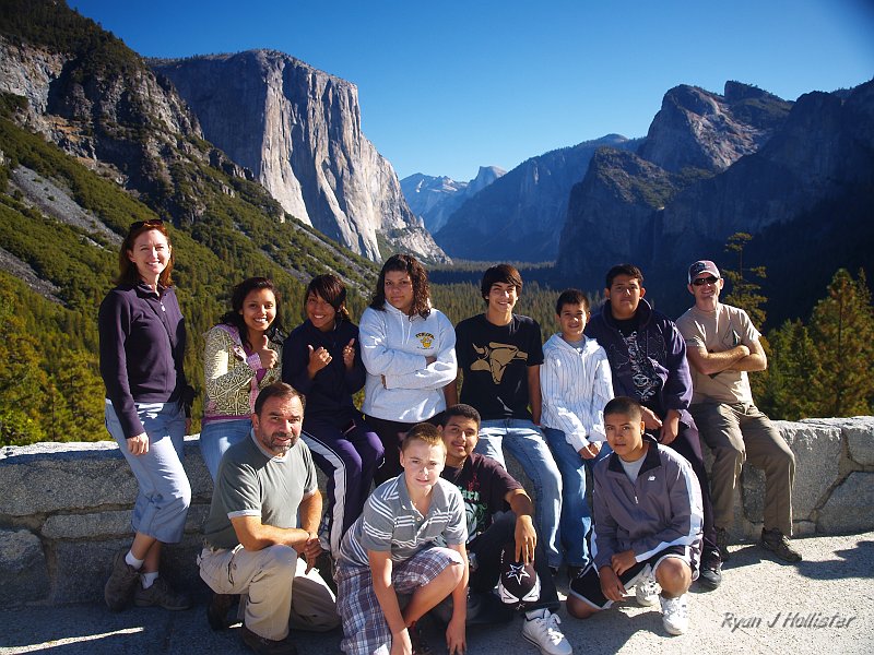 20091025_wildLink_Oct09_0369.JPG - Our first attempt at a group shot, but one was missing out of frame.