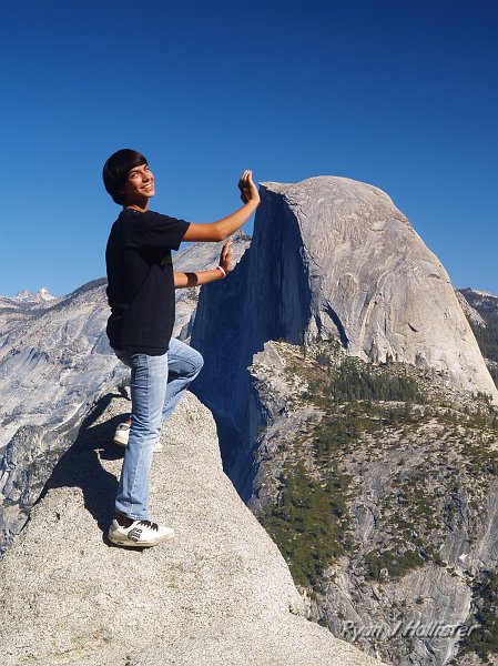 20091025_wildLink_Oct09_0410.JPG - Michael holds-up Half Dome