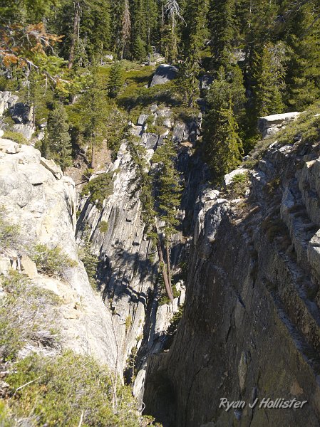 20090927_wildlink_0150.JPG - The namesake of the fissures.