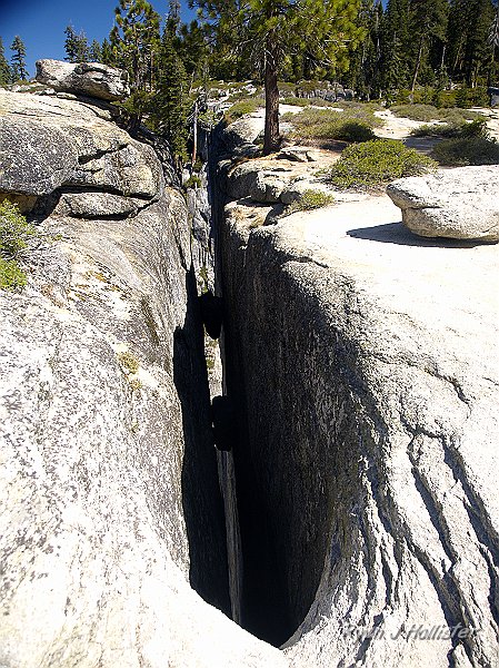20090927_wildlink_0153.JPG - I've always loved this fissure... the trapped boulders really add some depth.