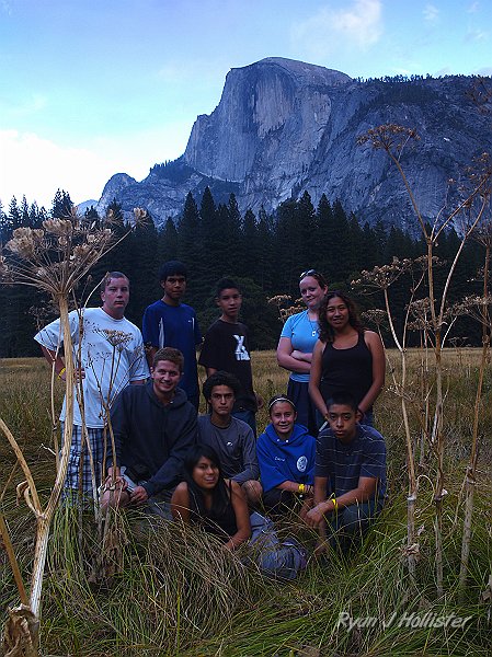 20090928_wildlink_0115.JPG - I took the kids out to the meadow after dinner to see if we might get lucky and catch a few minutes of alpenglow... when the sun has already set, but its light refracts through the atmosphere to deliver a sweet peach light.