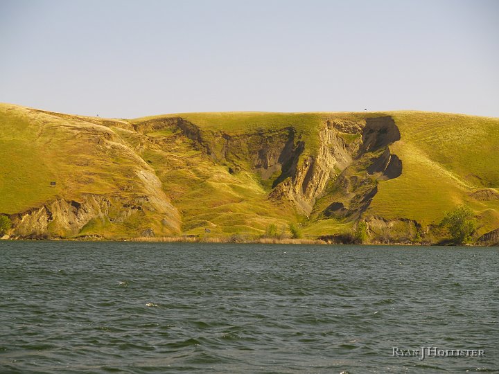 _4027783.JPG - And we leave you with a shot of the major slump again.  It lies on the O'Neal fault system.