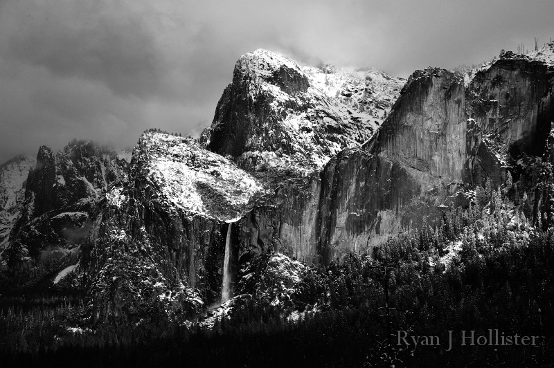 bridalveil_bw.jpg - 1 Bridalveil Falls as viewed from near Tunnel View - Yosemite