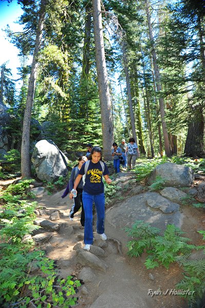 RJH_5286.JPG - The descent to the fissures.