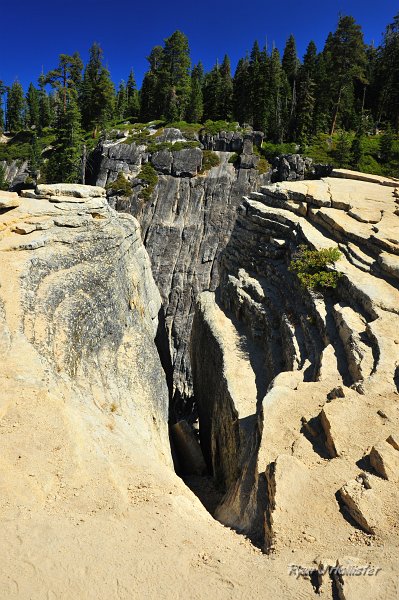 RJH_5293.JPG - The fissures.