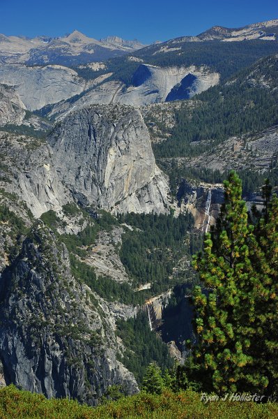 RJH_5335.JPG - Vernal & Nevada falls, with Liberty Cap.