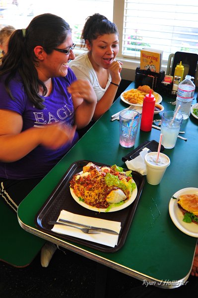 RJH_5556.JPG - Now THAT's a burrito SUPREME!