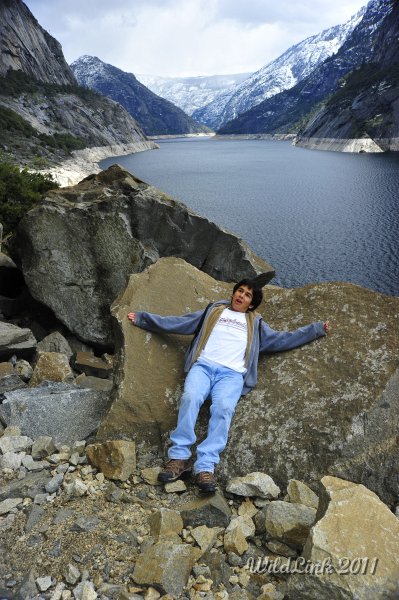 _RJH0041.JPG - Israel finds a nice bed.