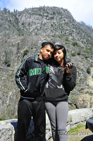 _RJH9883.JPG - Omar and Ana Maria at Hetch Hetchy Parking lot.
