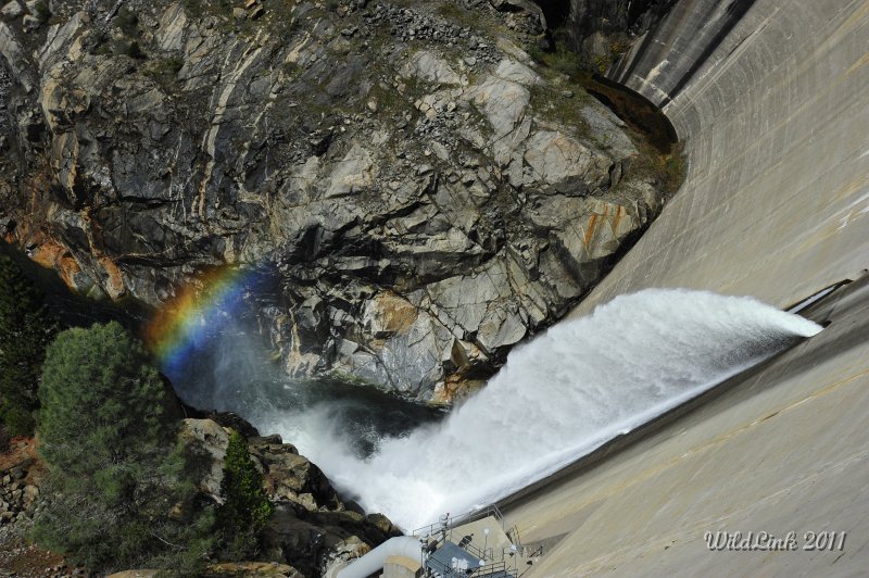 _RJH9907.JPG - It's a long way down!  Nice rainbow from the O'shaughnessy Dam.