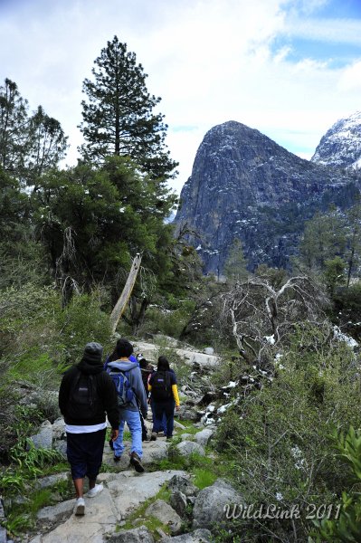 _RJH9964.JPG - Kolana Rock and the trail.