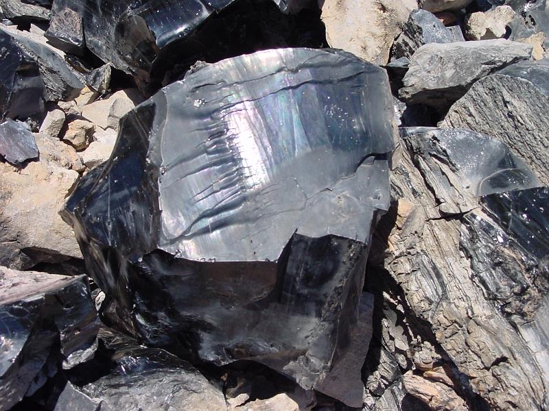 DSC00126.JPG - Obsidian.  Amorphous crystaline volcanic glass