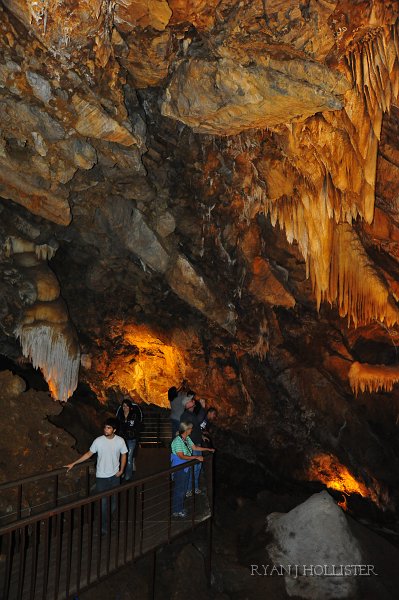 RJH_6118.JPG - Truly amazing stalactites and flowstones.