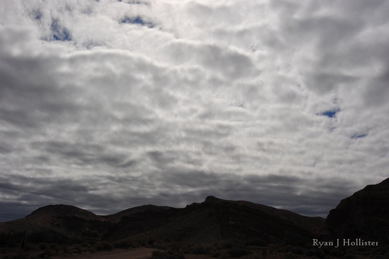 RJH_7818.JPG - The stratocumulus clouds started rolling-in, our hint to leave and try to outrun the impending impressive storm.