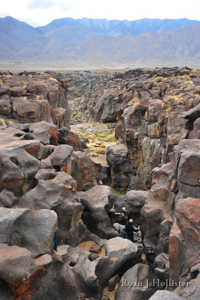 RJH_7830.JPG - Fossil Falls.  Note the potholes formed from eddying water.
