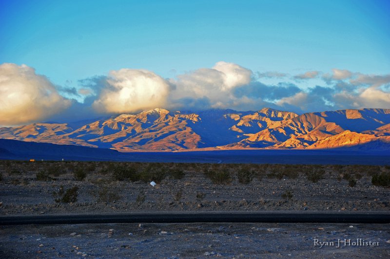 RJH_7879.JPG - Our first sunrise of the year at Stovepipe Wells.  It had been a very windy, stormy night, but we stayed dry.