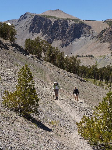 _7264424.JPG - The hike to Ski Lake from Leavitt Lake is short and wonderful.