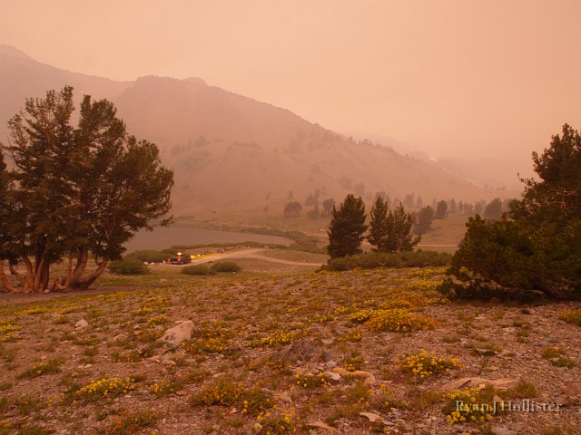 _7264448.JPG - Around 8:30pm a ton of smoke started pouring into the Leavitt Lake basin from the Telegraph Fire.  It was very other-wordly, but would get worse as you'll soon see in the next photos.  We had no idea at the time where the fire was in proximity to our camp.